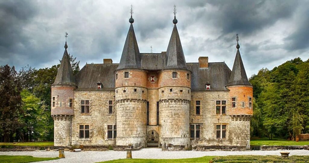 châteaux condruziens château de spontin